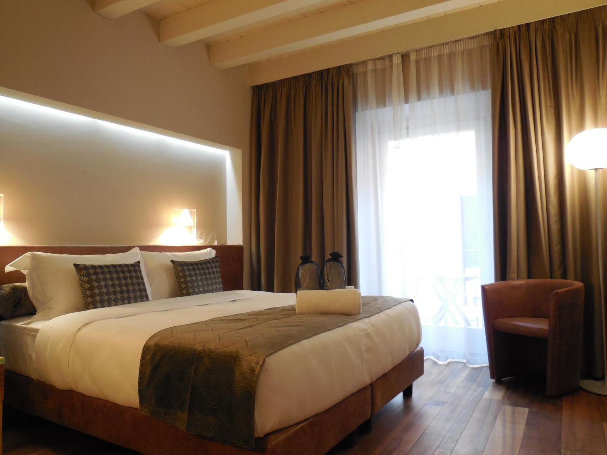 Palazzo Ai Capitani 4* Peschiera del Garda